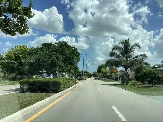 4915 NW 47th Ter, Tamarac FL 33319 photo 3