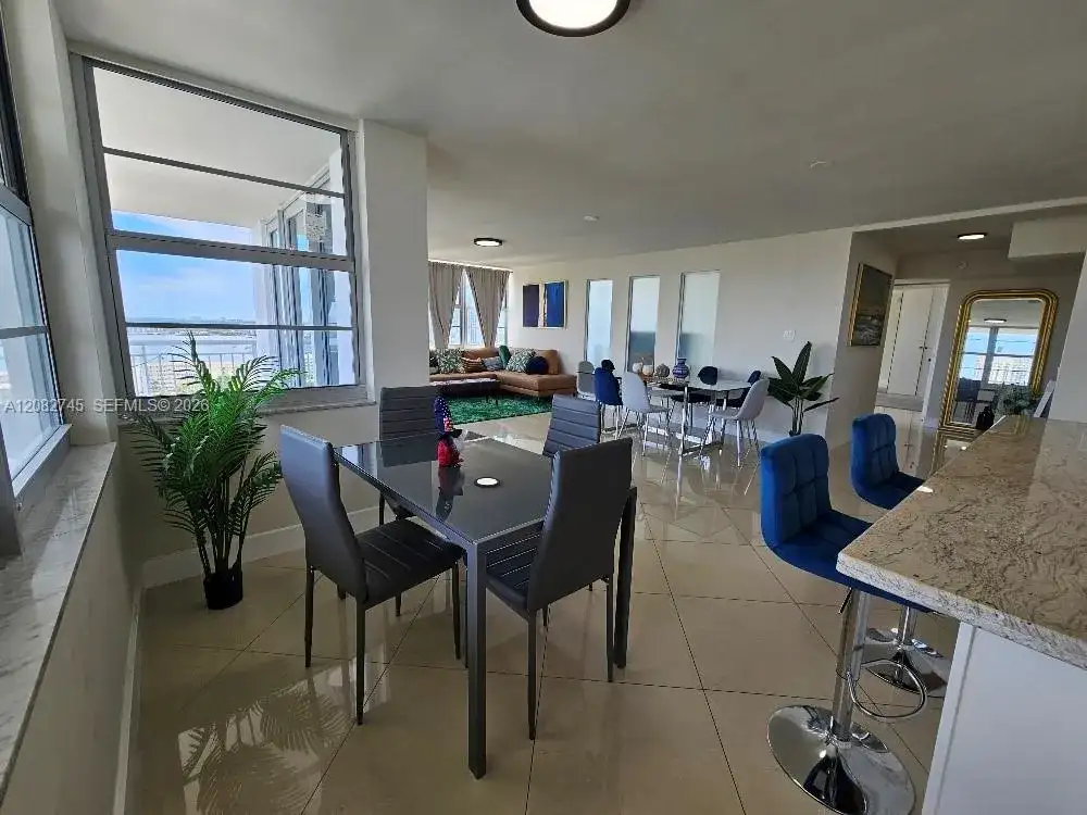 18041 Biscayne Blvd # 1805, Aventura FL 33160 photo 4