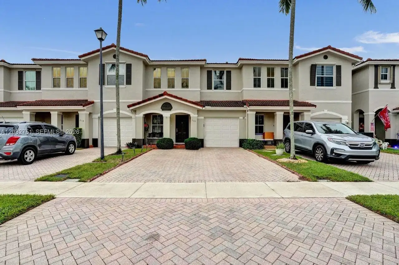 220 Riverwalk Cir, Sunrise FL 33326 photo 4