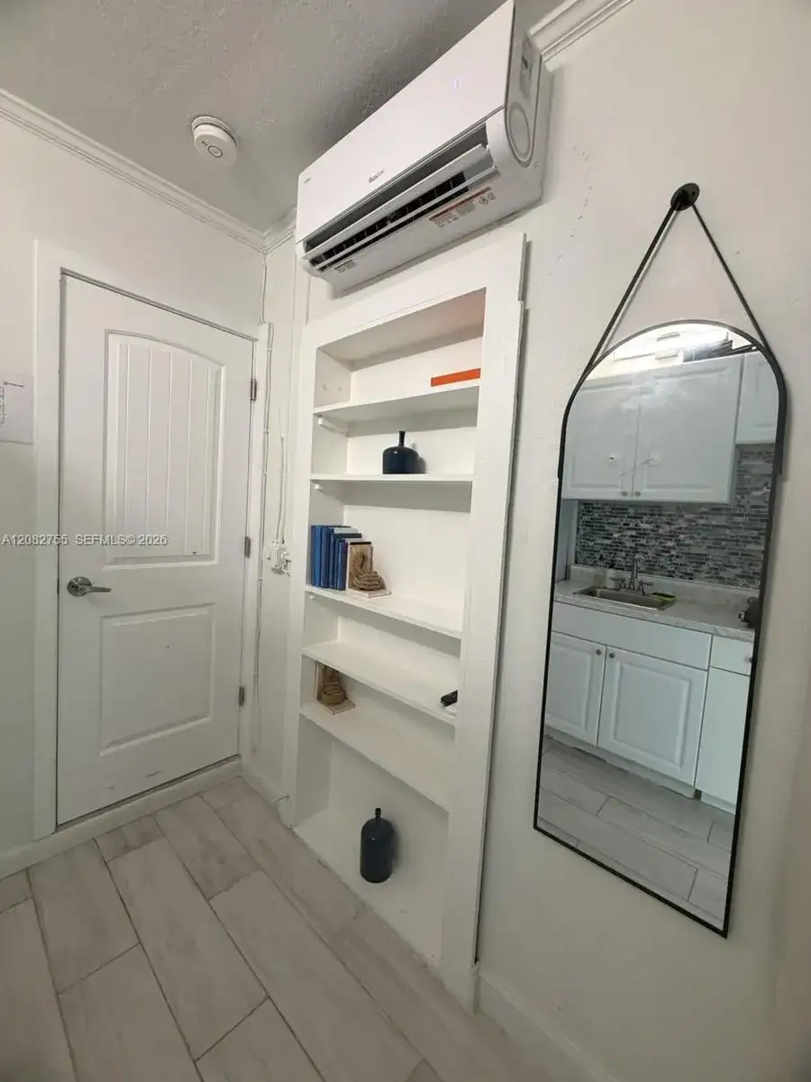 1300 Arthur St, Hollywood FL 33019 photo 5