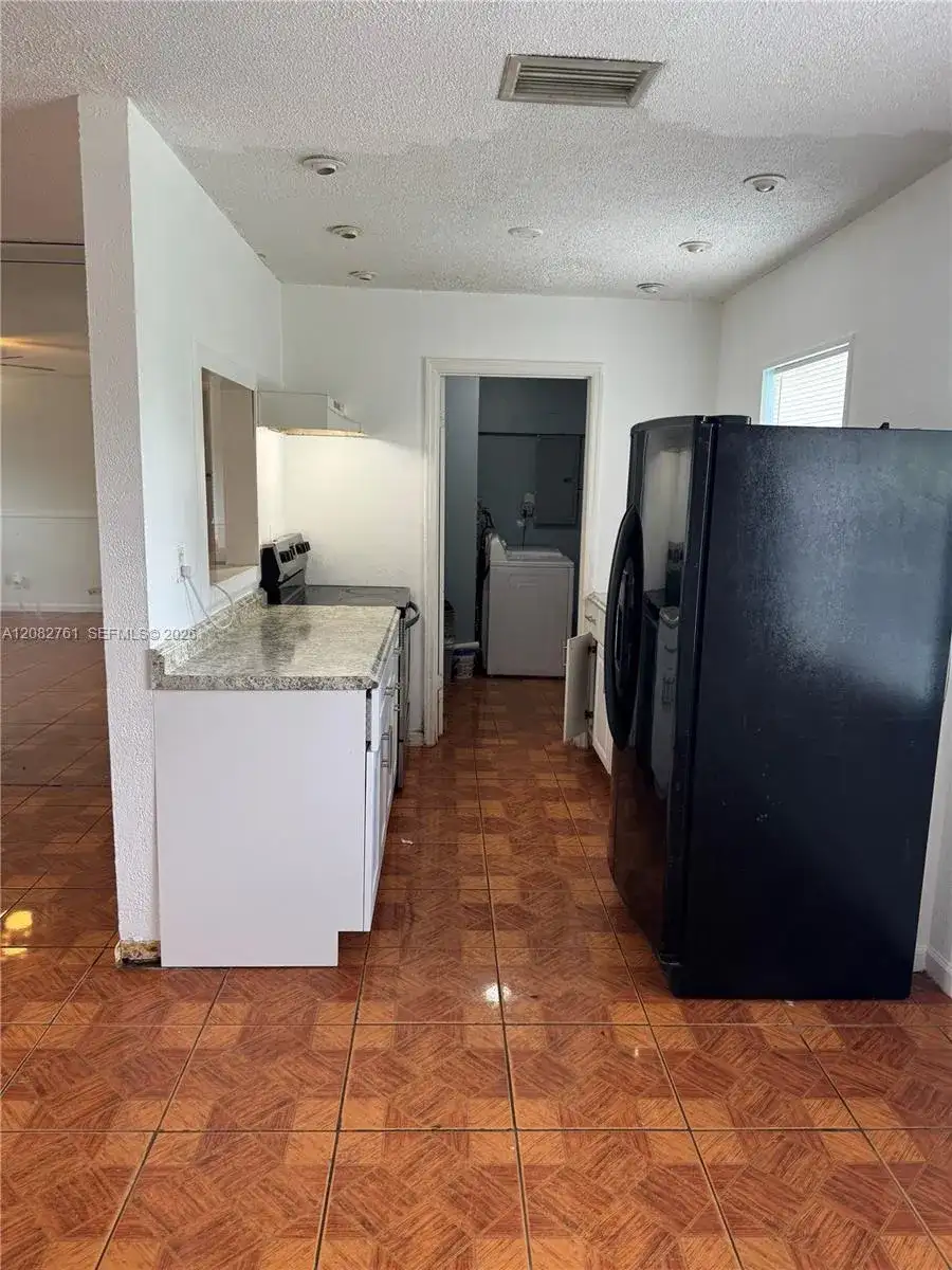 717 SW 79th Ave, North Lauderdale FL 33068 photo 5