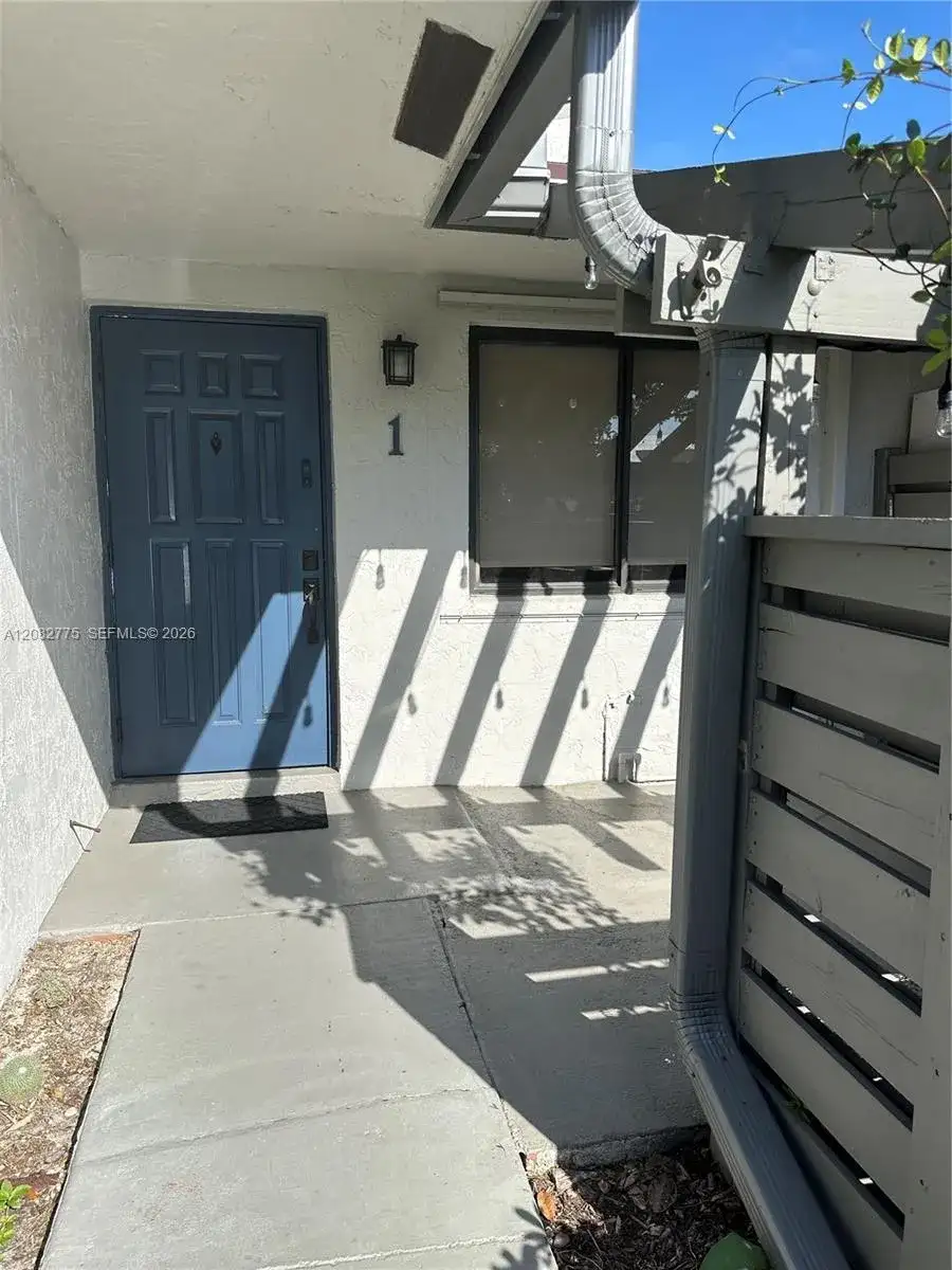 445 Lakeview Dr # 1, Weston FL 33326 photo 2