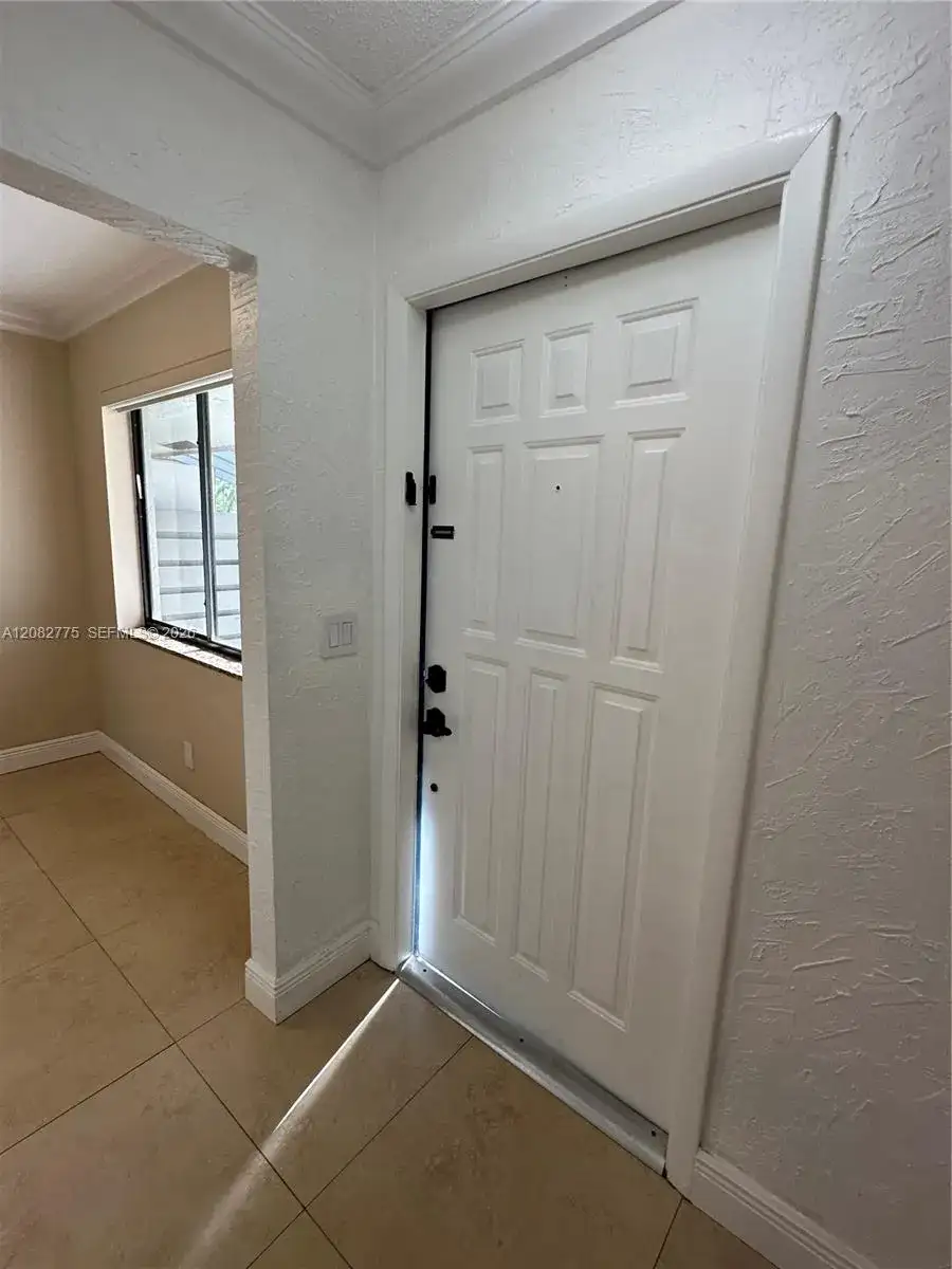 445 Lakeview Dr # 1, Weston FL 33326 photo 4