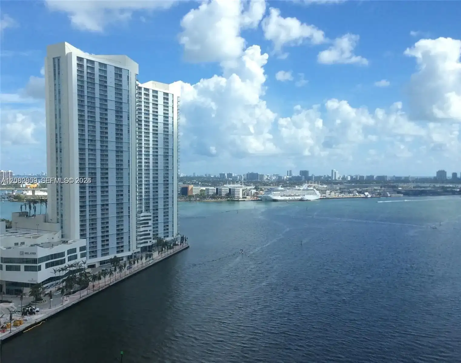 325 NE Biscayne Blvd # 1923, Miami FL 33131