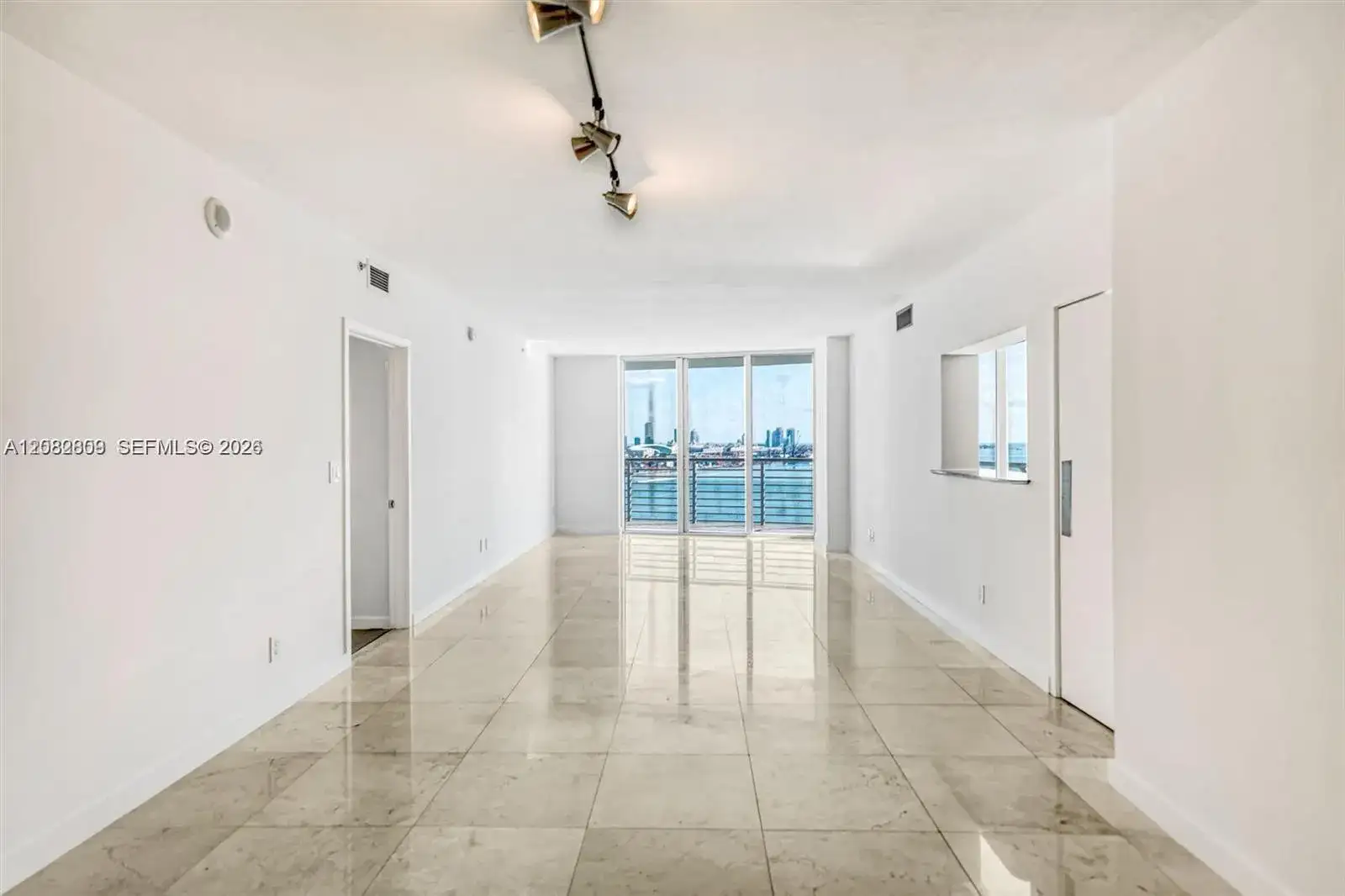 325 NE Biscayne Blvd # 1923, Miami FL 33131 photo 5