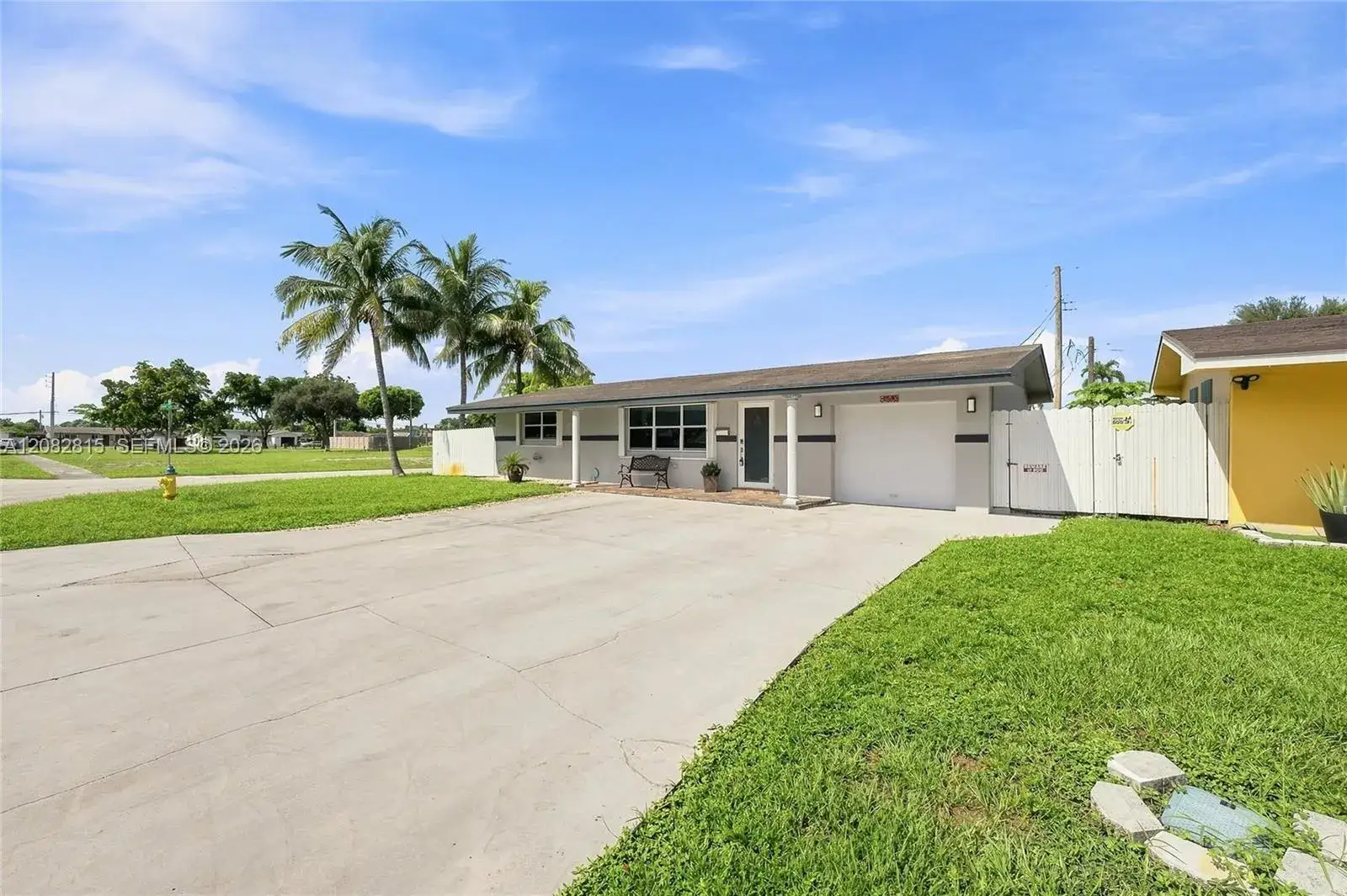 1000 NW 76th Ter, Pembroke Pines FL 33024