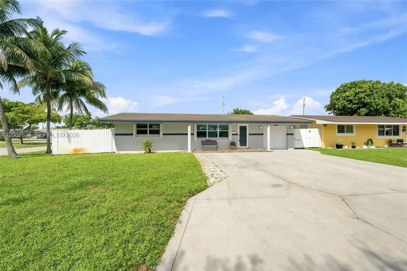 1000 NW 76th Ter, Pembroke Pines FL 33024 photo 3