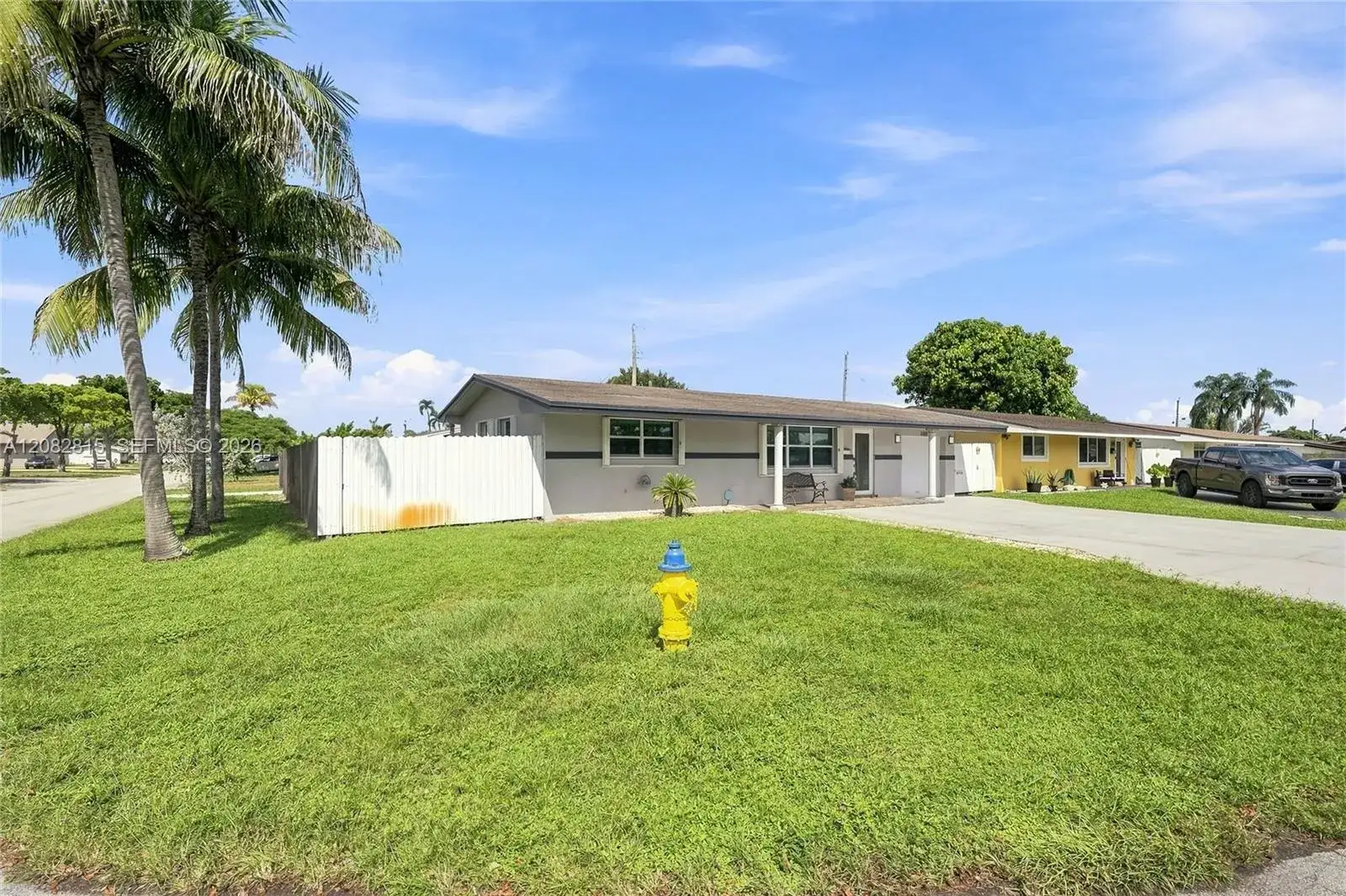 1000 NW 76th Ter, Pembroke Pines FL 33024 photo 4