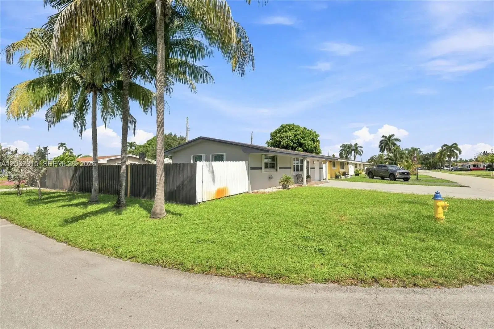 1000 NW 76th Ter, Pembroke Pines FL 33024 photo 5