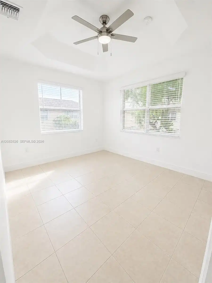 1570 NE 33rd Rd # 11, Homestead FL 33033
