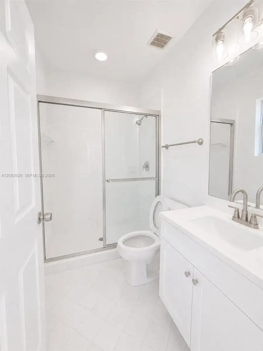 1570 NE 33rd Rd # 11, Homestead FL 33033 photo 2