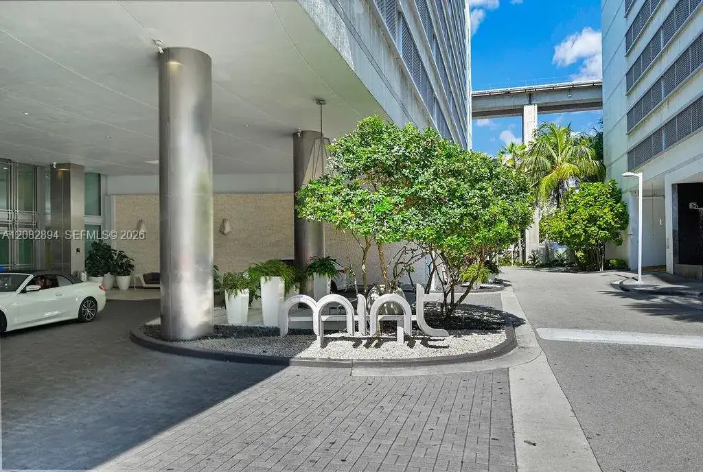 92 SW 3rd St # 4806, Miami FL 33130 photo 2
