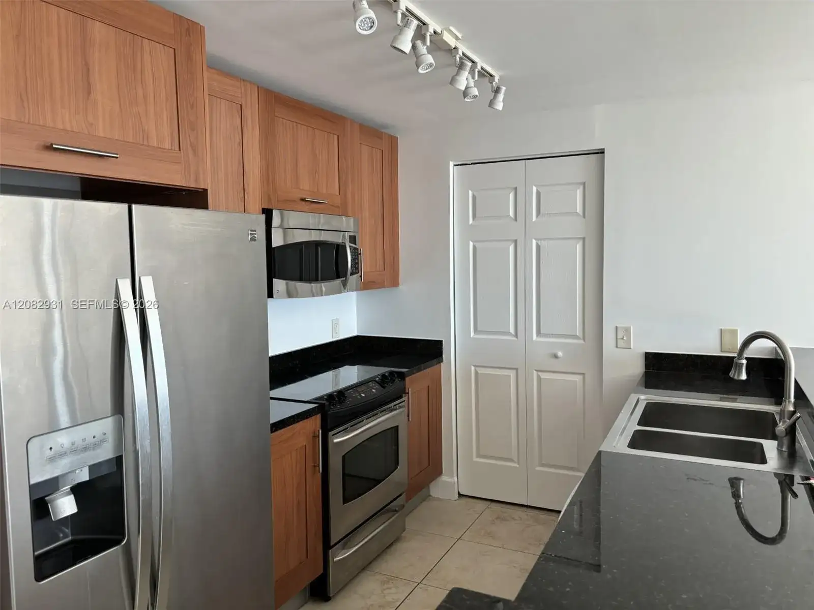 1300 Ponce De Leon Blvd # 605, Coral Gables FL 33134 photo 4