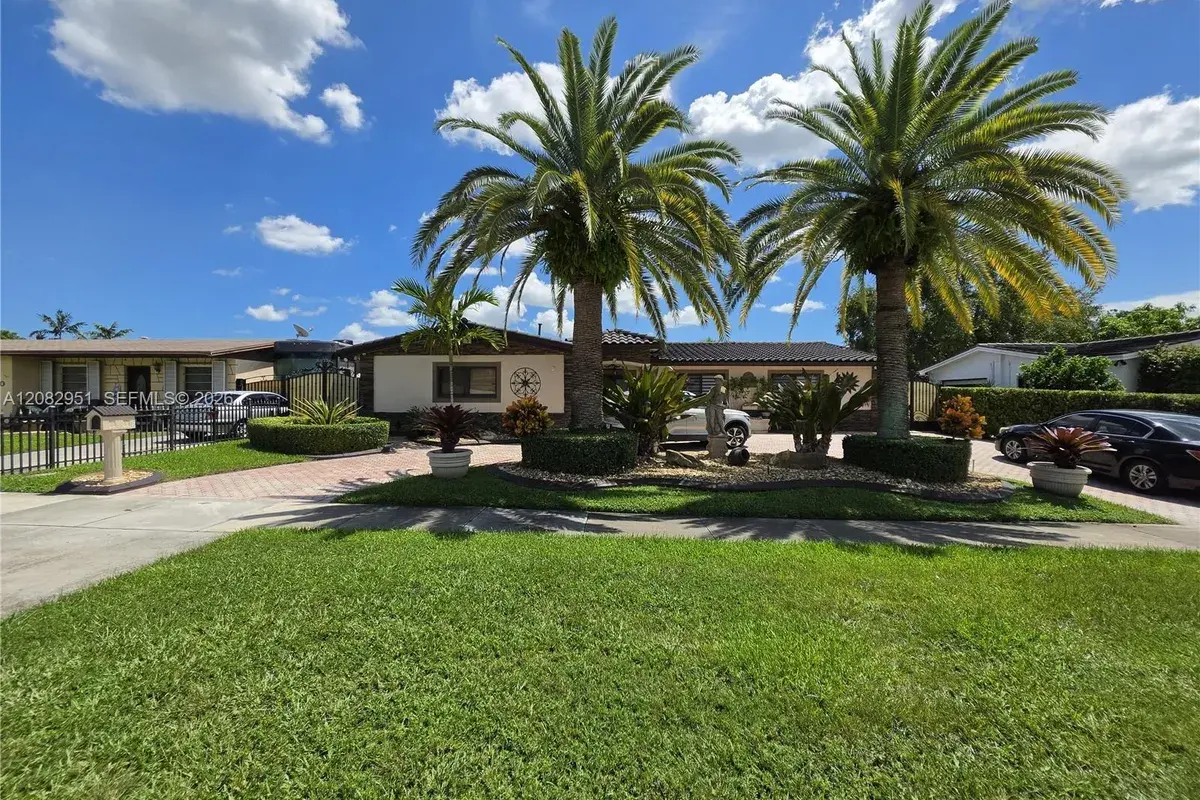 8450 NW 178th St, Hialeah FL 33015