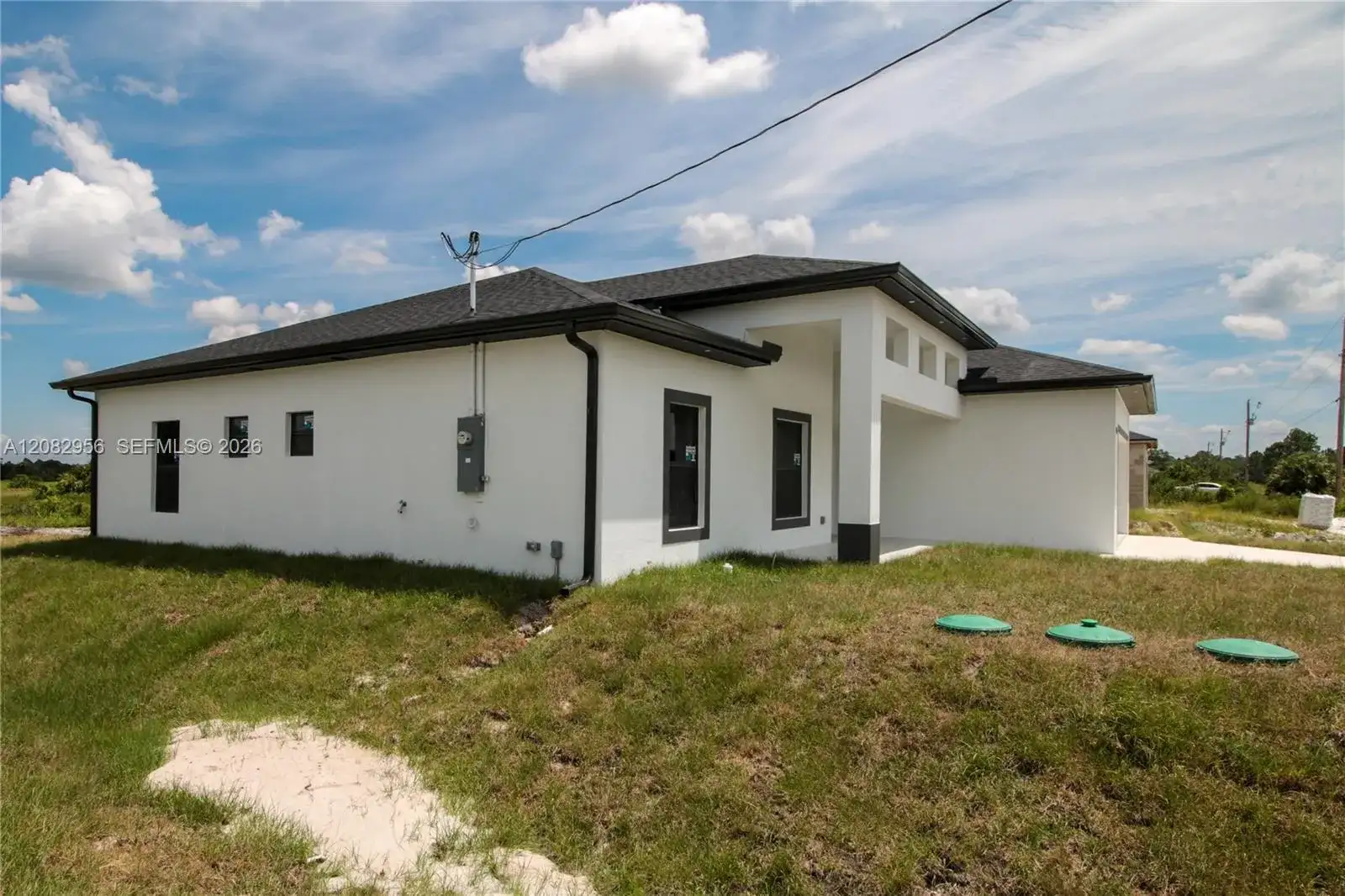 943 COMMODORE ST, Lehigh Acres FL 33974 photo 4