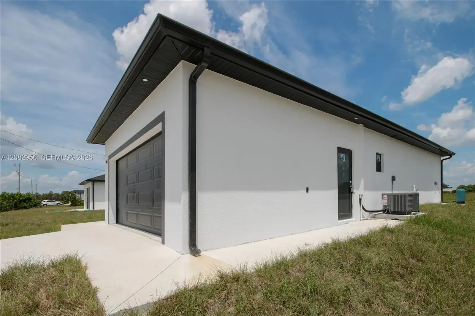 943 COMMODORE ST, Lehigh Acres FL 33974 photo 5
