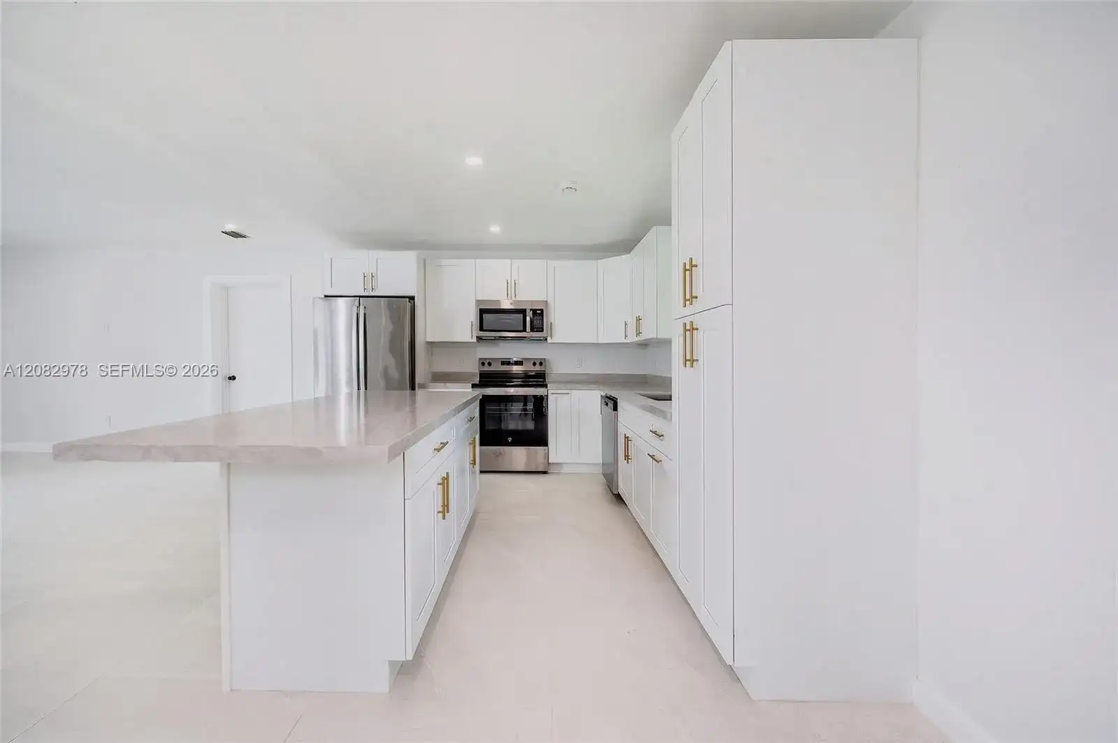 10441 SW 46th Ter, Miami FL 33165 photo 5
