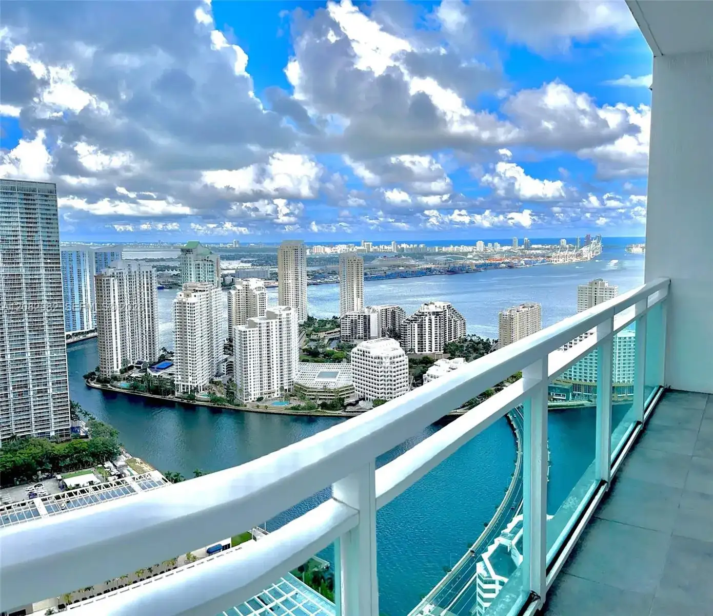 950 Brickell Bay Dr # 4908, Miami FL 33131 photo 3