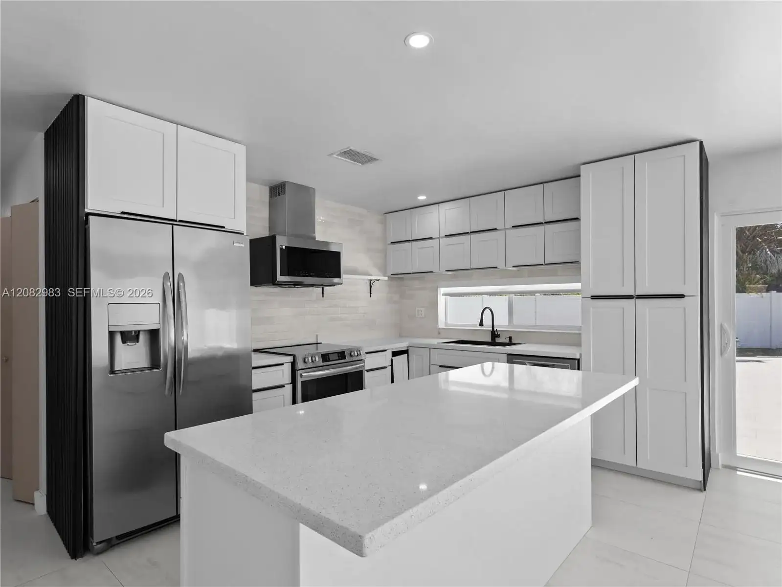 421 S 56th Ter, Hollywood FL 33023 photo 3