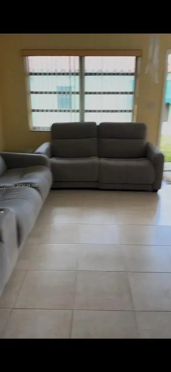 18 SW 13th St, Dania Beach FL 33004 photo 2