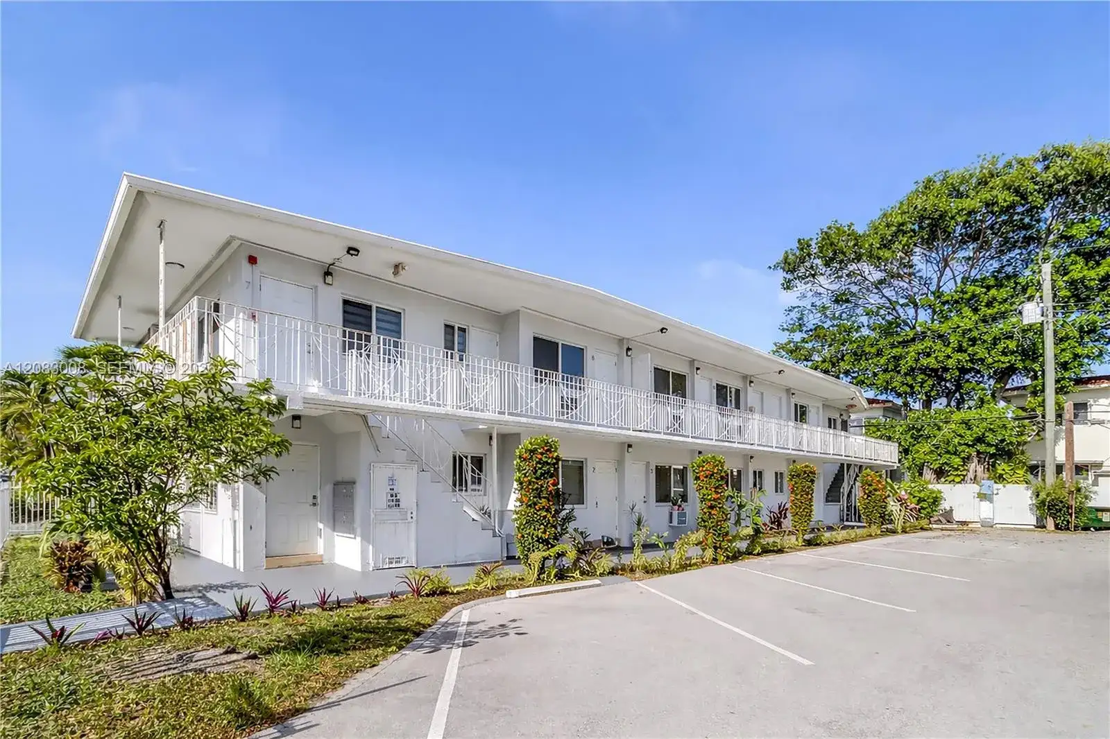 8129 Abbott Ave # 10, Miami Beach FL 33141 photo 2