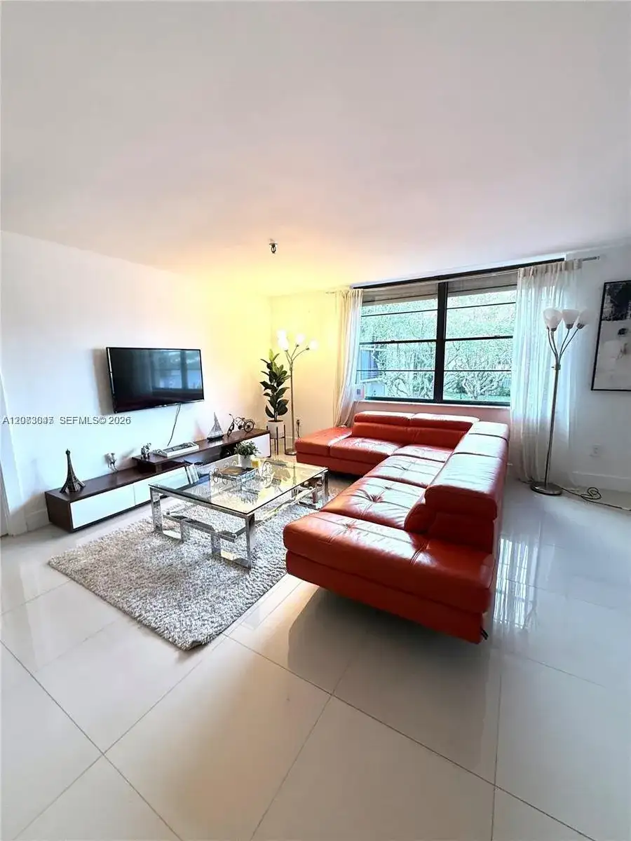 671 NE 195th St, Miami FL 33179 photo 5