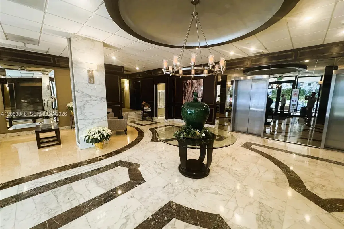 625 Biltmore Way # 1103, Coral Gables FL 33134