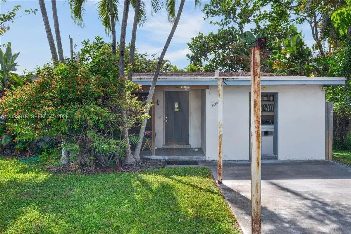 5619 NE 6th Ave, Oakland Park FL 33334