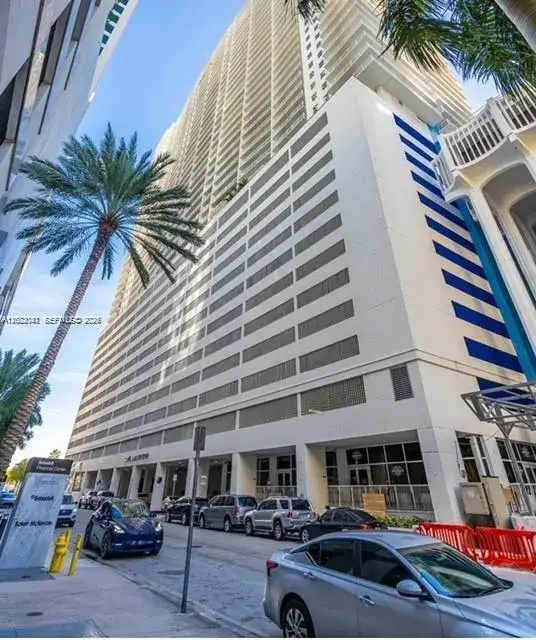 1200 Brickell Bay Dr # 3206, Miami FL 33131