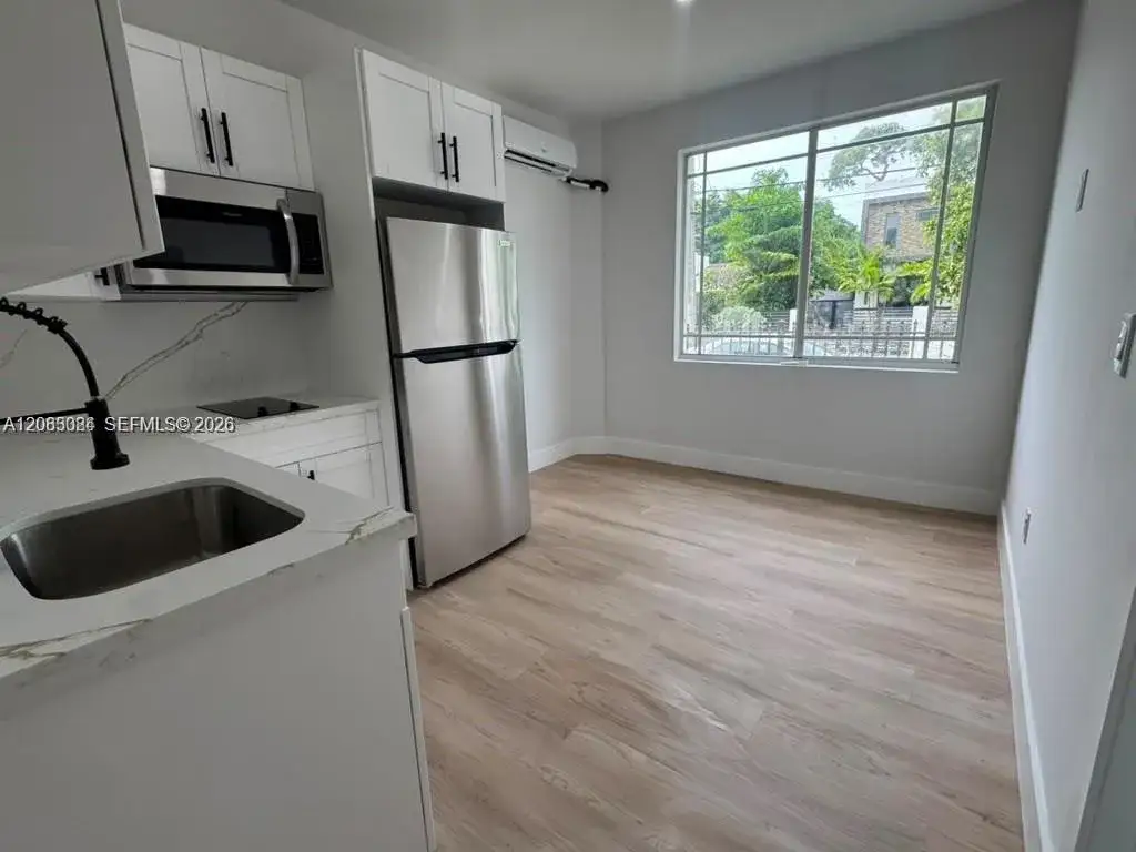 2425 SW 6th St # 9, Miami FL 33135