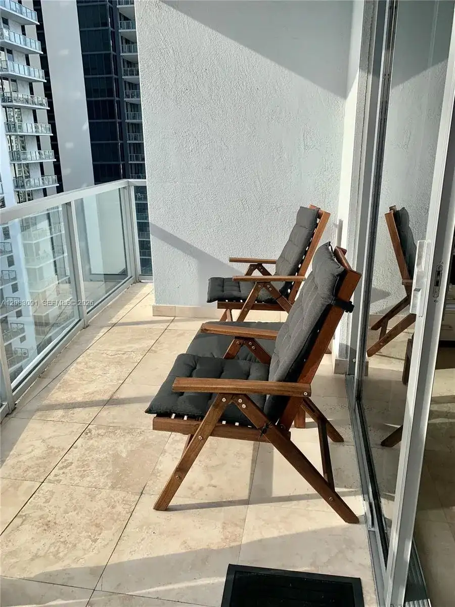 1060 Brickell Ave # 1713, Miami FL 33131 photo 3