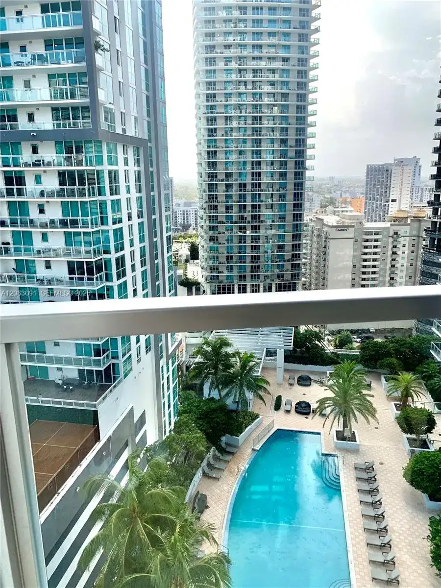 1060 Brickell Ave # 1713, Miami FL 33131 photo 4