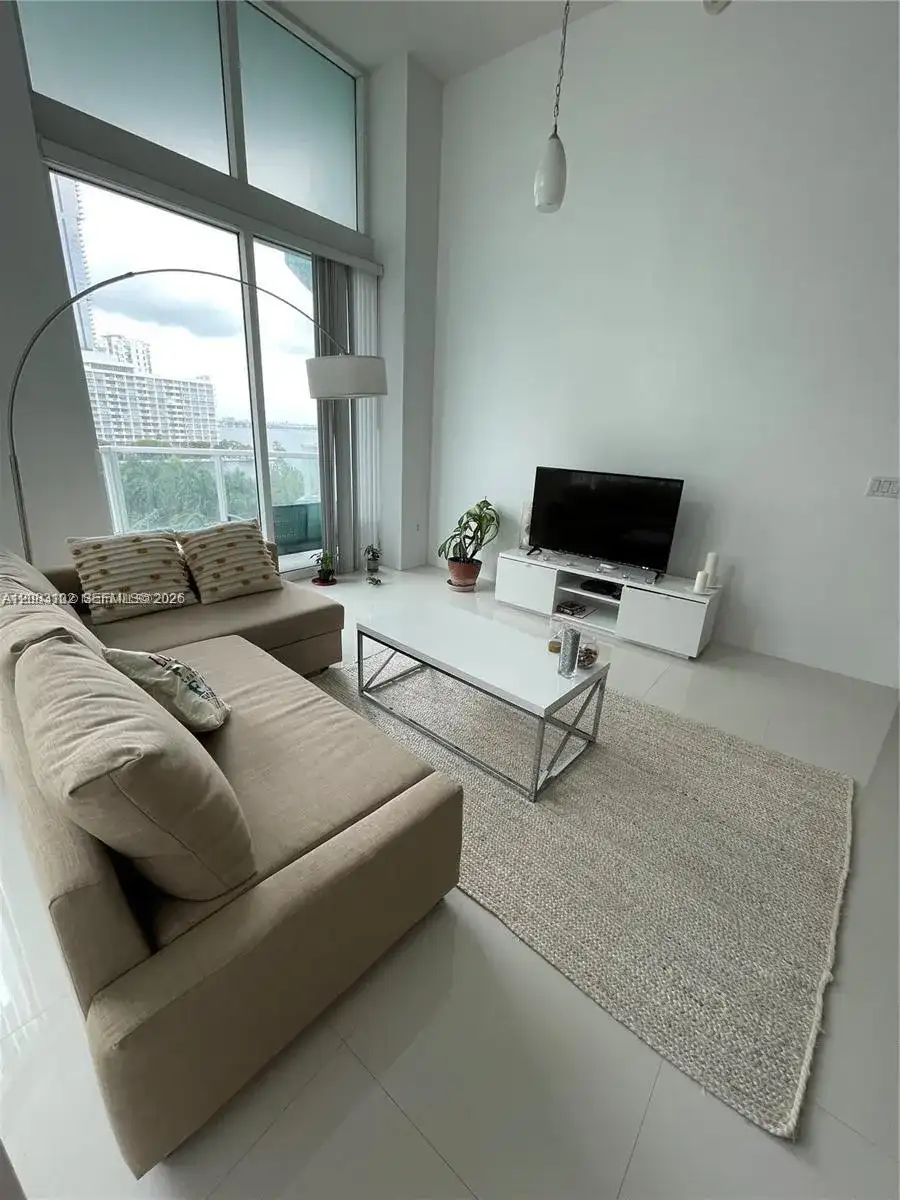 1900 N Bayshore Dr # 810, Miami FL 33132 photo 3
