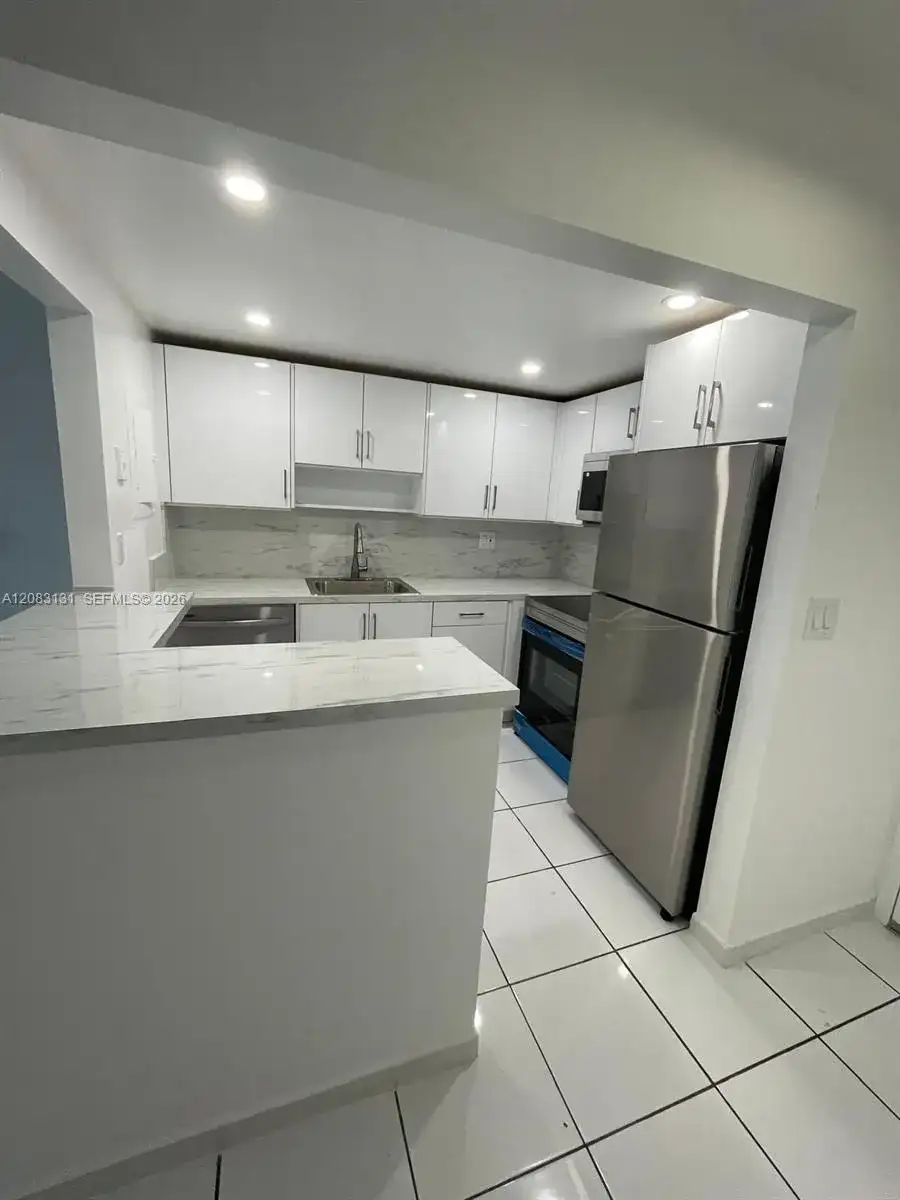 1465 NE 123rd St # 412, North Miami FL 33161 photo 3
