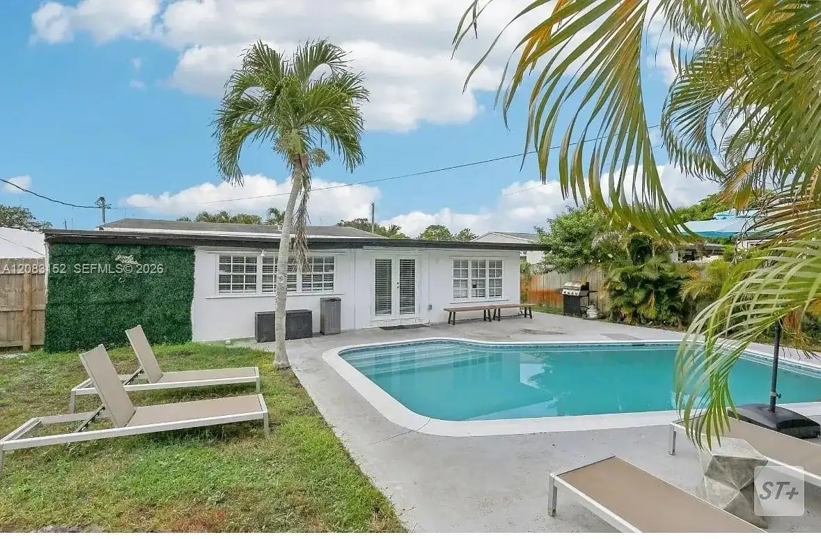 6445 SW 22nd St, Miramar FL 33023