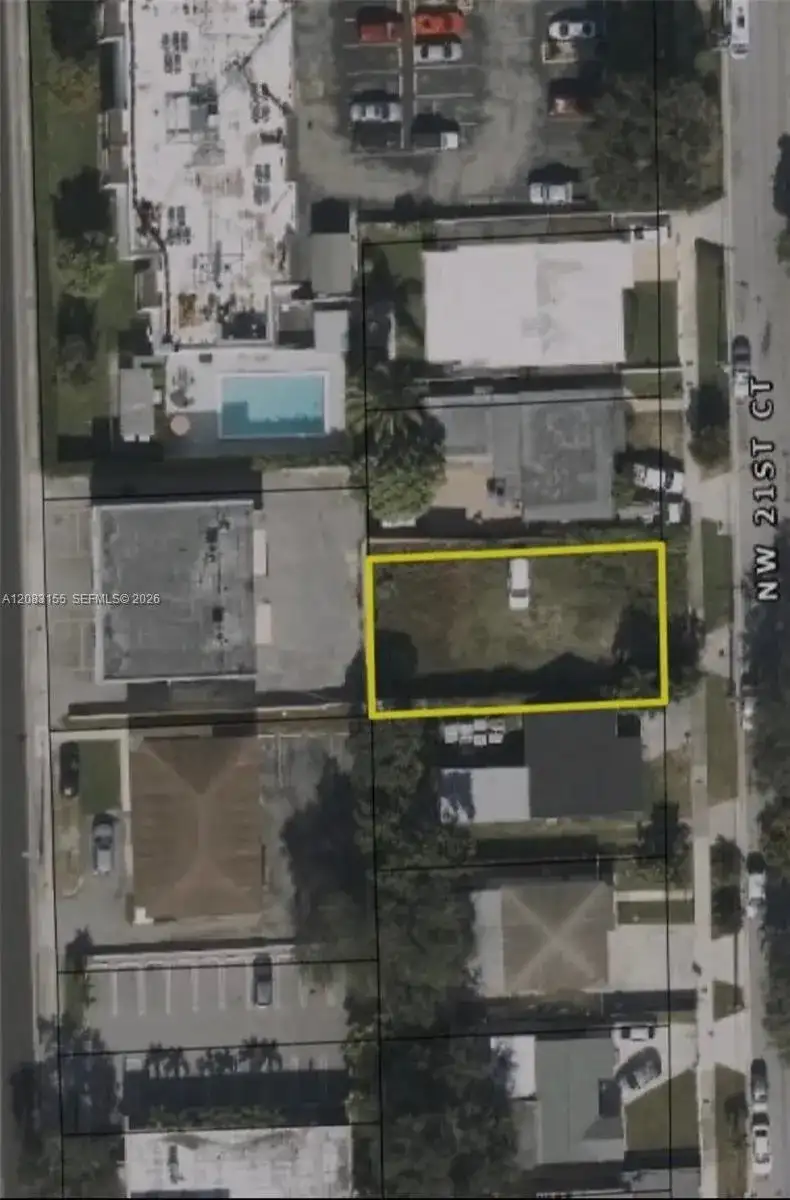 816 NW 21st Ct, Miami FL 33125 photo 3