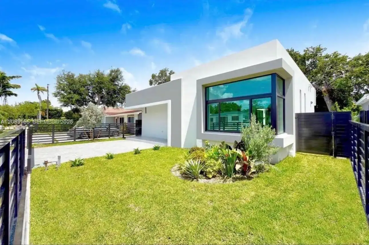816 NW 21st Ct, Miami FL 33125 photo 5