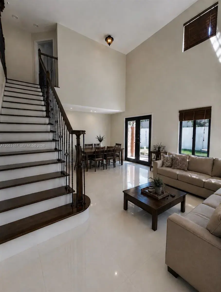 9069 NW 193rd St, Hialeah FL 33018