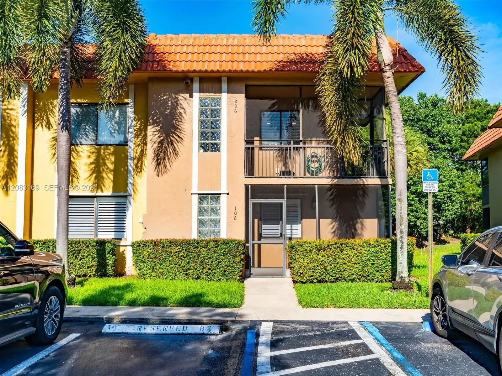 435 Lakeview Dr # 106, Weston FL 33326
