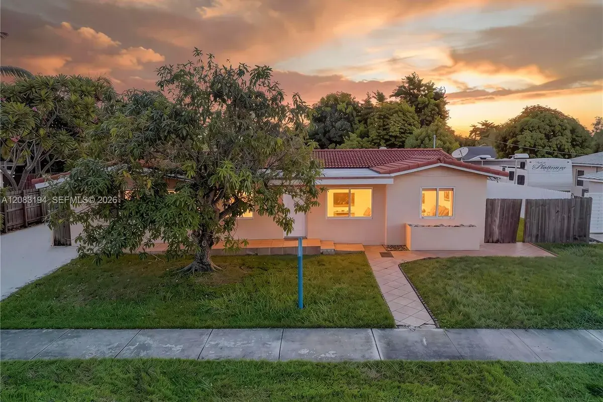 9745 SW 165th Ter, Miami FL 33157
