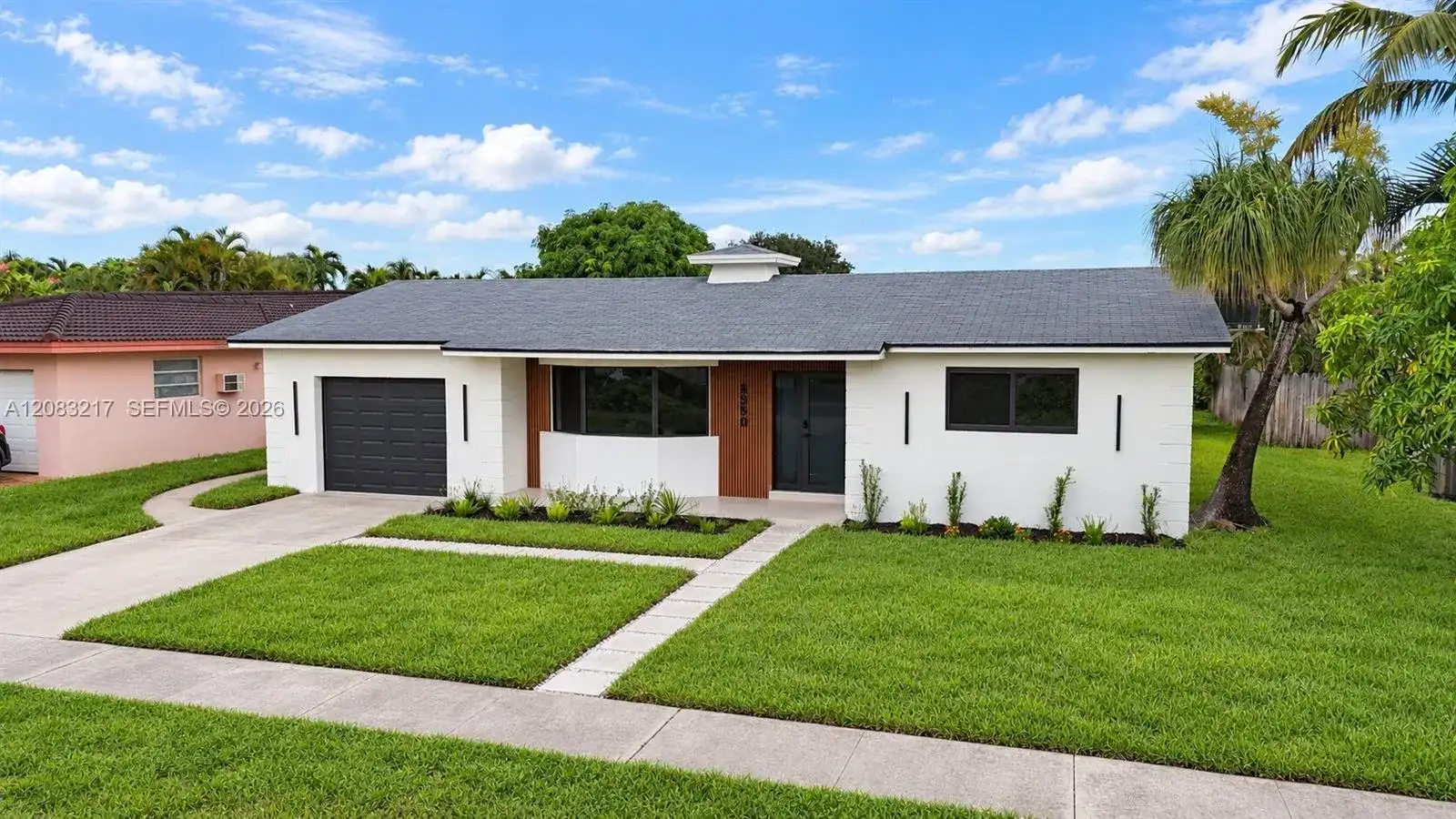 5309 Hayes St, Hollywood FL 33021 photo 2