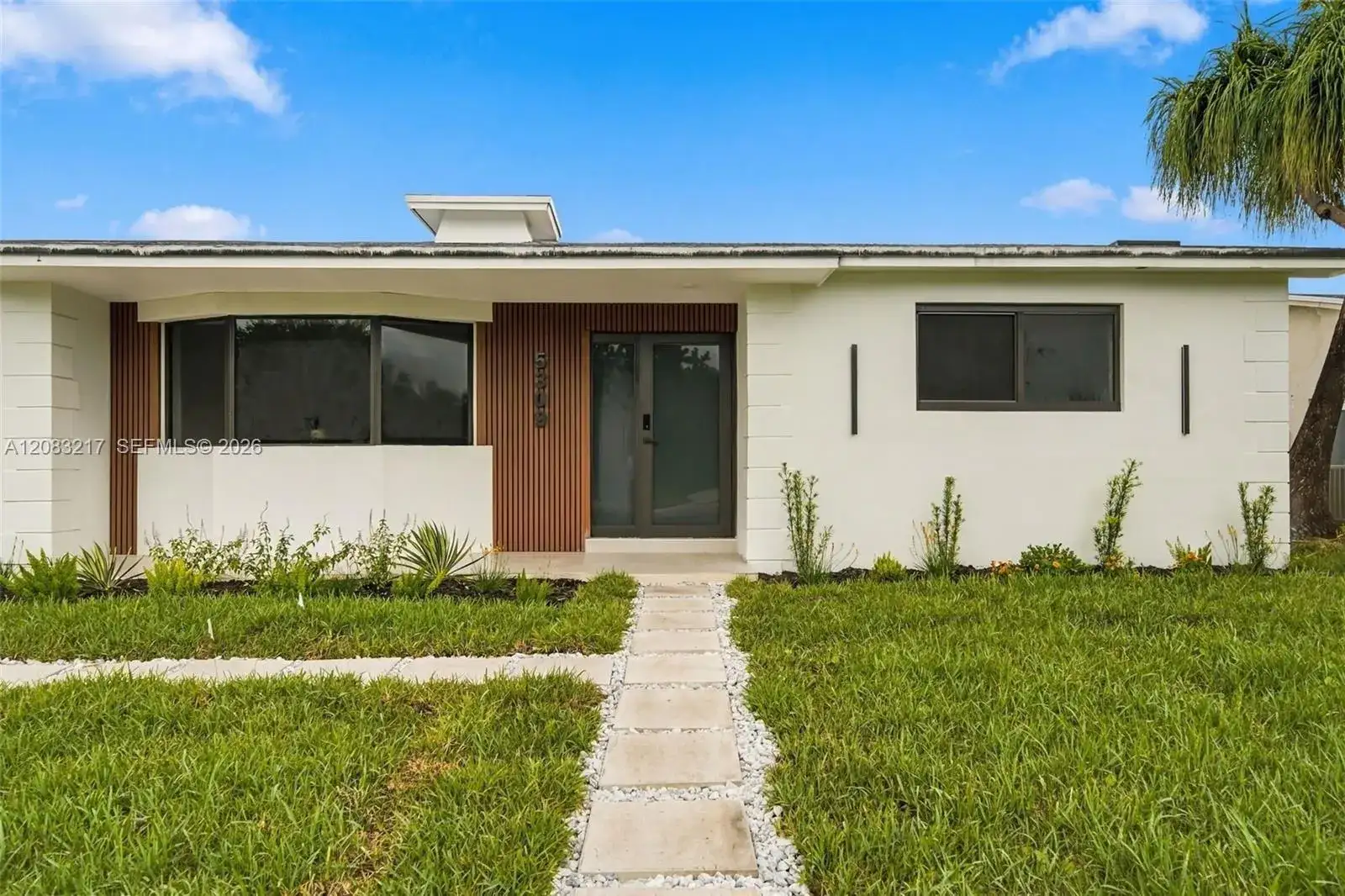 5309 Hayes St, Hollywood FL 33021 photo 3