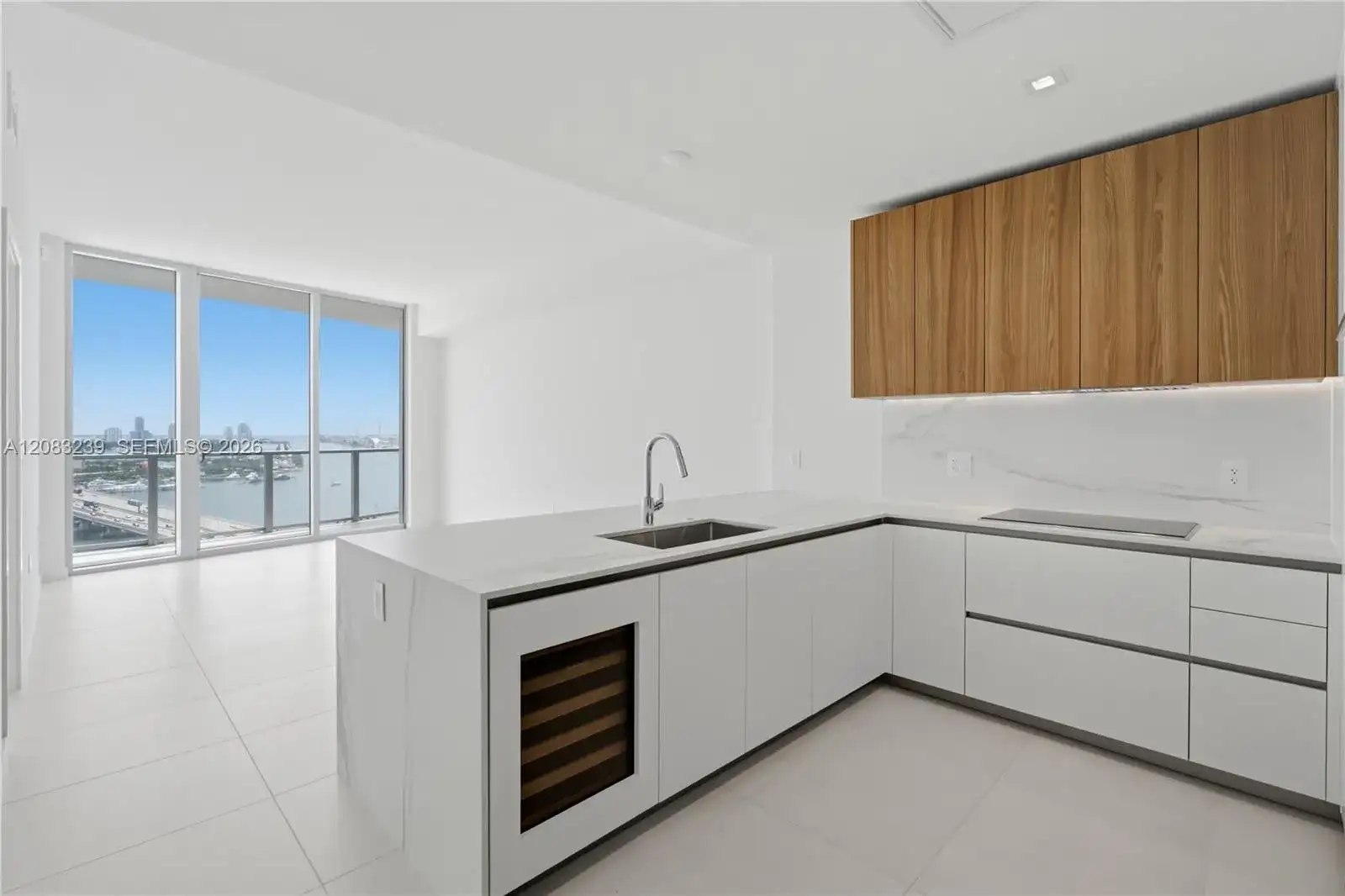 1400 Biscayne Blvd # 2104, Miami FL 33132 photo 2