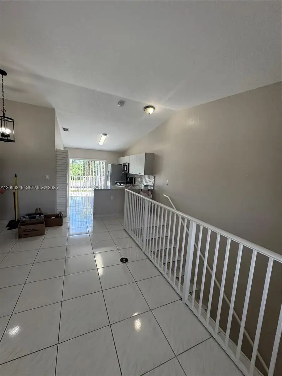 6801 W 36th Ave # 204, Hialeah FL 33018 photo 3