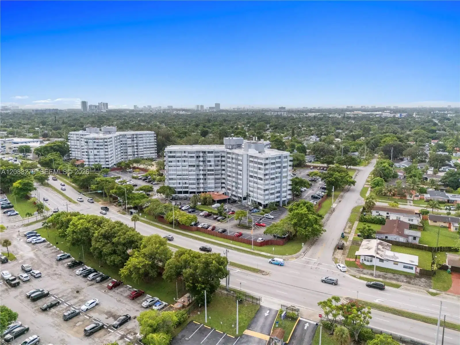 1200 NE Miami Gardens Dr # 315W, Miami FL 33179 photo 2
