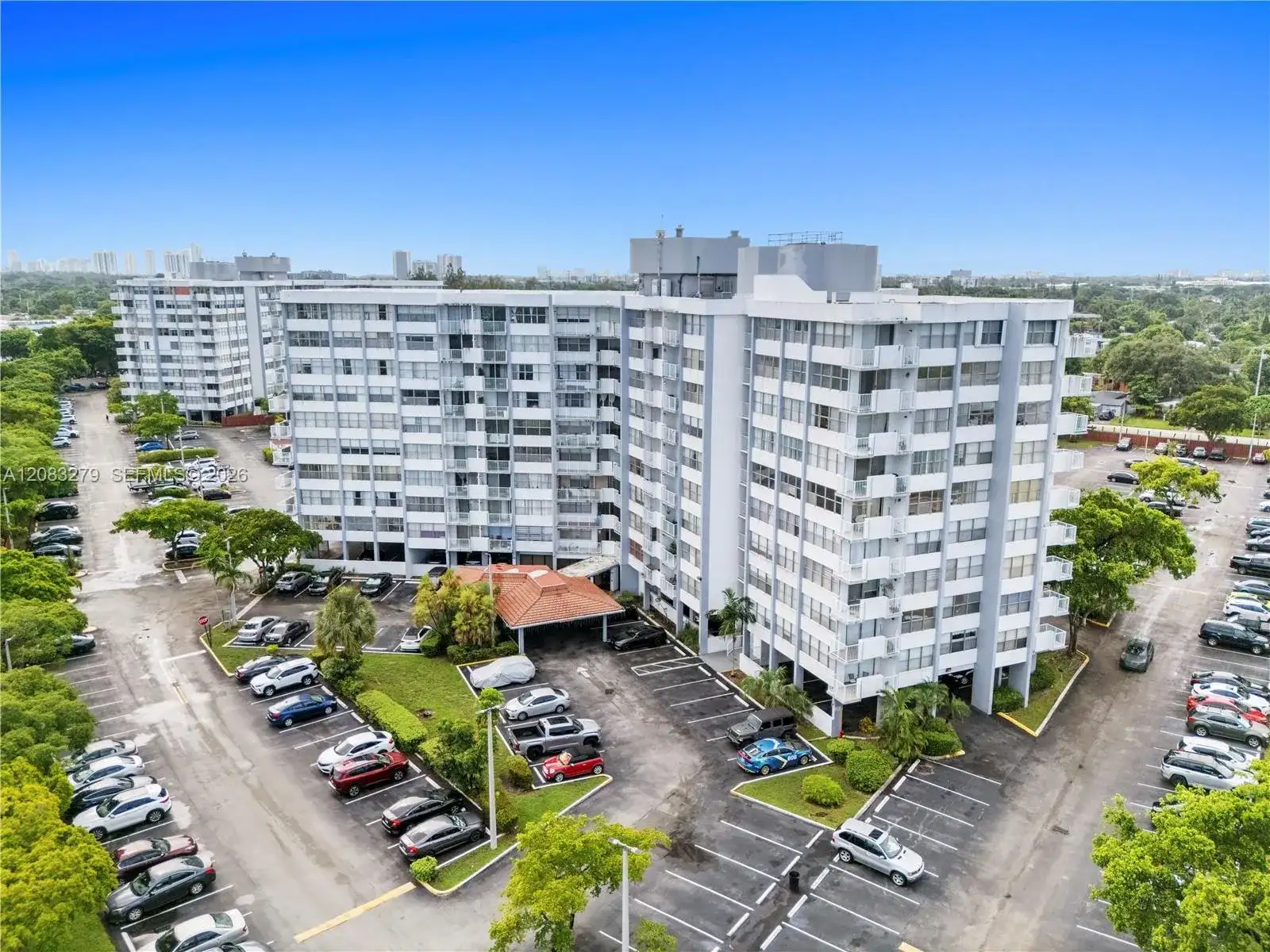 1200 NE Miami Gardens Dr # 315W, Miami FL 33179 photo 4