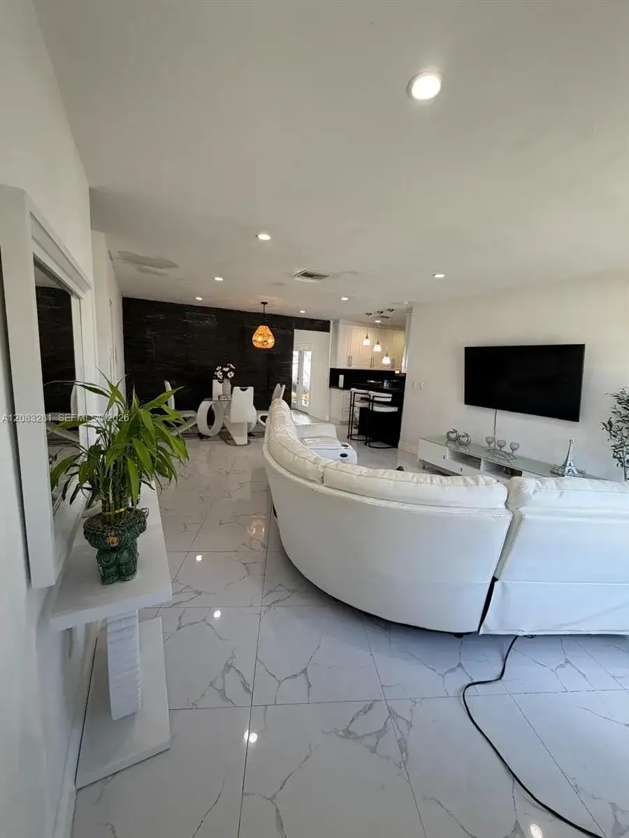 9315 Jamaica Dr, Cutler Bay FL 33189 photo 5