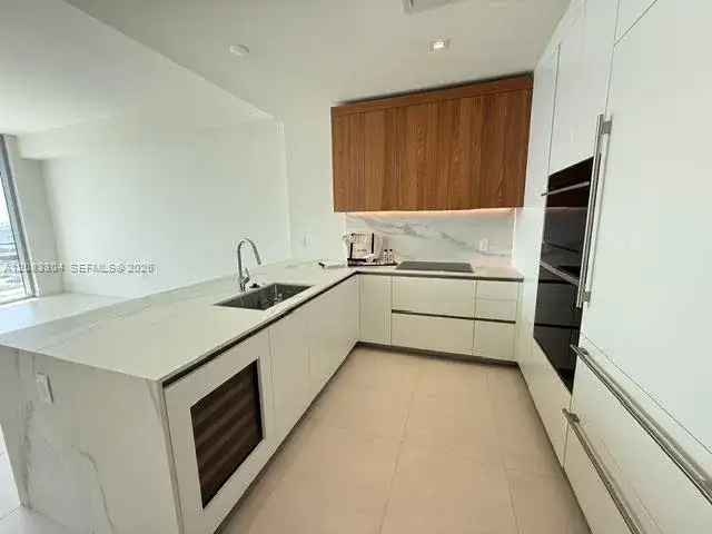 1400 Biscayne Blvd # 904, Miami FL 33132 photo 2