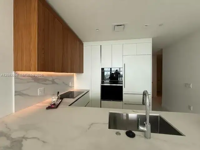 1400 Biscayne Blvd # 904, Miami FL 33132 photo 3