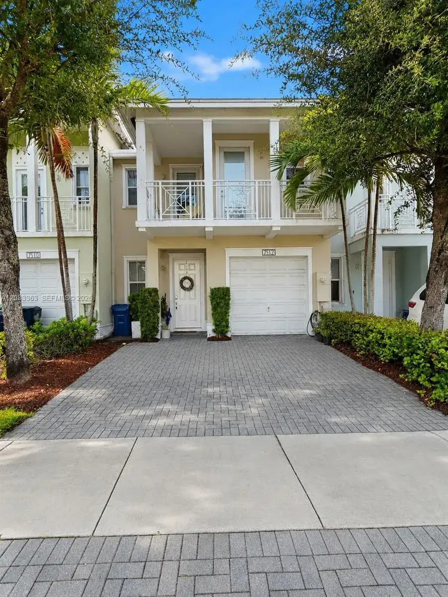 7512 NW 108th Path, Doral FL 33178